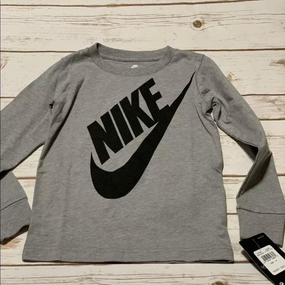 NWT Nike long sleeve 4t